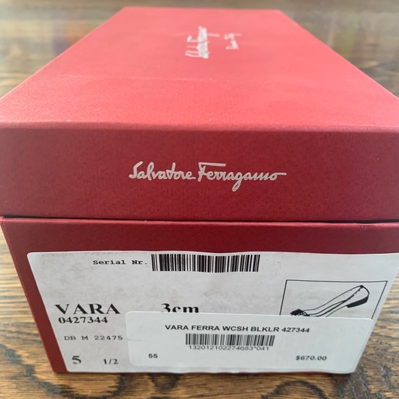 Salvatore Ferragamo, signature Vara bow pumps - Picture 2 of 8